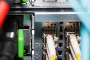 Doppelter redundanter Server Shared Cloud LWL Anschluss